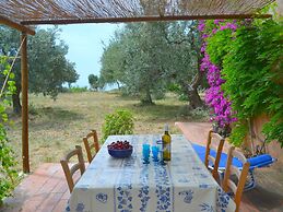 Belvilla by OYO Comfy Holiday Home With Garden