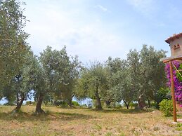 Belvilla by OYO Comfy Holiday Home With Garden