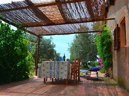Belvilla by OYO Comfy Holiday Home With Garden