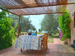 Belvilla by OYO Comfy Holiday Home With Garden