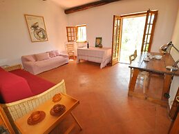 Belvilla by OYO Comfy Holiday Home With Garden