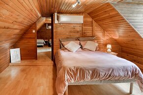Tranquil Holiday Home With Private Pool