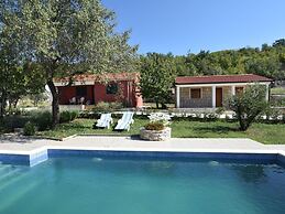 Villa With Private Pool in Trilj, Dalmatia