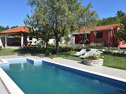 Villa With Private Pool in Trilj, Dalmatia