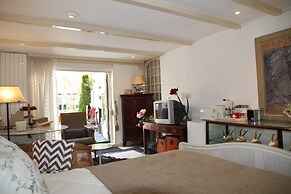 Studio Near Heiloo Woods and Egmond Beach