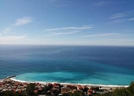 Apartment near Sea