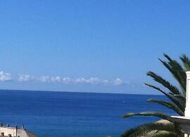 Apartment near Sea