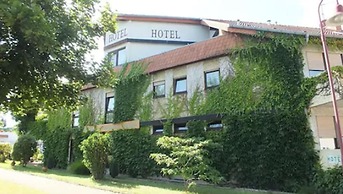 Hotel Filoxenia Am Deutschen Weintor