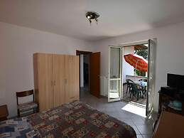 Belvilla by OYO Flat With Terrace Near the Lake