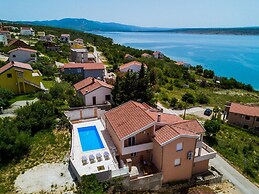 Capacious Holiday Home in Maslenica