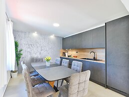 Holiday Home With Private Pool and spa