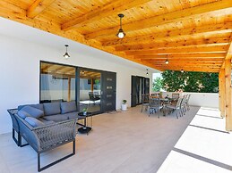 Holiday Home With Private Pool and spa