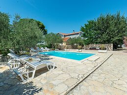 Holiday Home With Private Pool and spa