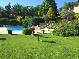 Verdon Views: Pool & Terrace