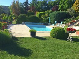 Verdon Views: Pool & Terrace