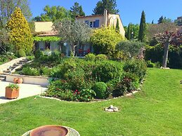 Verdon Views: Pool & Terrace