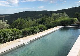Tranquil Vineyard Villa, Berlou