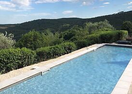 Tranquil Vineyard Villa, Berlou