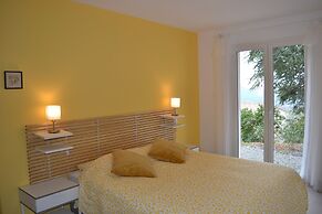Tranquil Vineyard Villa, Berlou