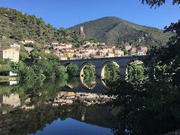 Tranquil Vineyard Villa, Berlou