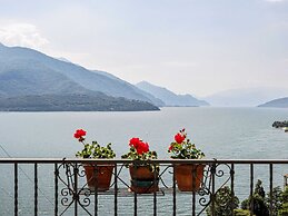 Relaxing Retreat With Pool