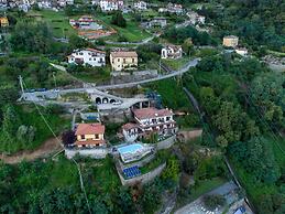 Relaxing Retreat With Pool