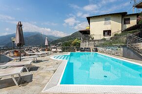 Relaxing Retreat With Pool