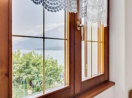 Relaxing Retreat With Pool