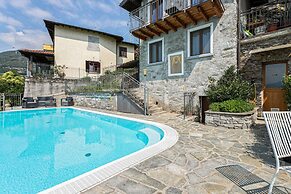 Relaxing Retreat With Pool