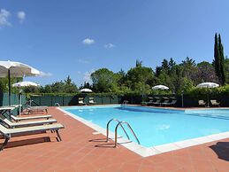 Spacious Farmhouse With Pool