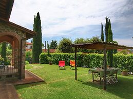 Tuscan Style Apartment with View of the Hills