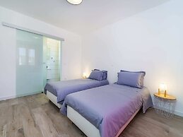 Nice Villa With Private Pool, Fenced Garden, Roofed Terrace, Near the 