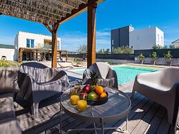 Nice Villa With Private Pool, Fenced Garden, Roofed Terrace, Near the 