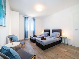 Nice Villa With Private Pool, Fenced Garden, Roofed Terrace, Near the 