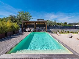 Nice Villa With Private Pool, Fenced Garden, Roofed Terrace, Near the 