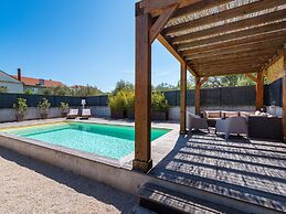 Nice Villa With Private Pool, Fenced Garden, Roofed Terrace, Near the 