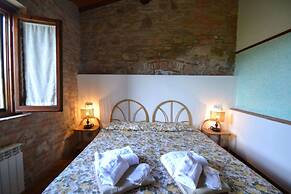 Montaione Oasis: Shared Villa