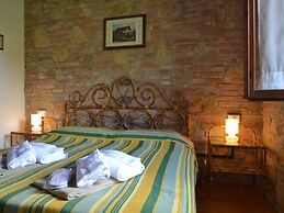 With Pool and air Conditioning