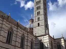 With Pool and air Conditioning