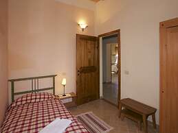 Belvilla by OYO Farmhouse in Tuscany With Garden