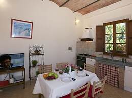Belvilla by OYO Farmhouse in Tuscany With Garden