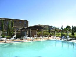 Home in Campiglia Marittima With Pool