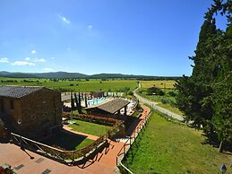 Home in Campiglia Marittima With Pool