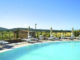 Home in Campiglia Marittima With Pool