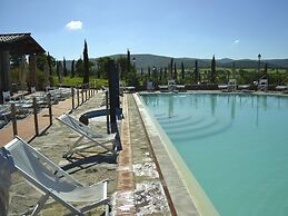 Home in Campiglia Marittima With Pool