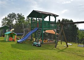 Restful Apartment with Sauna, Hot Tub, Fitness Room, Balcony