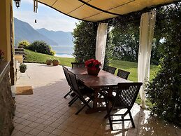 Flat in Villa, With Garden, Barbecue