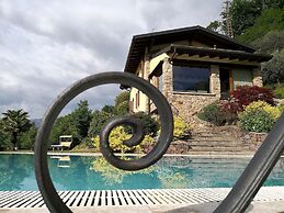 Flat in Villa, With Garden, Barbecue