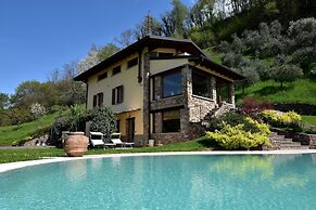 Flat in Villa, With Garden, Barbecue