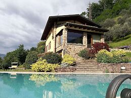 Flat in Villa, With Garden, Barbecue